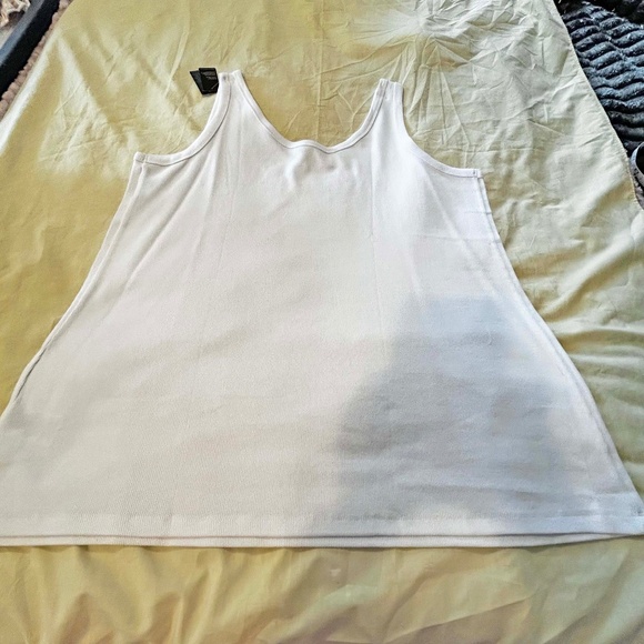NEW PHOTOS! TANK TOP, 2-WAY VEE NECK/SCOOP NECK, WHITE, SIZE 4X, ADDITION ELLE, - Picture 1 of 10